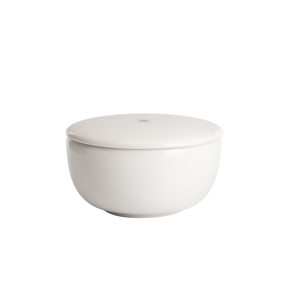 Rasierseife Sandelholz im Porzellanschälchen