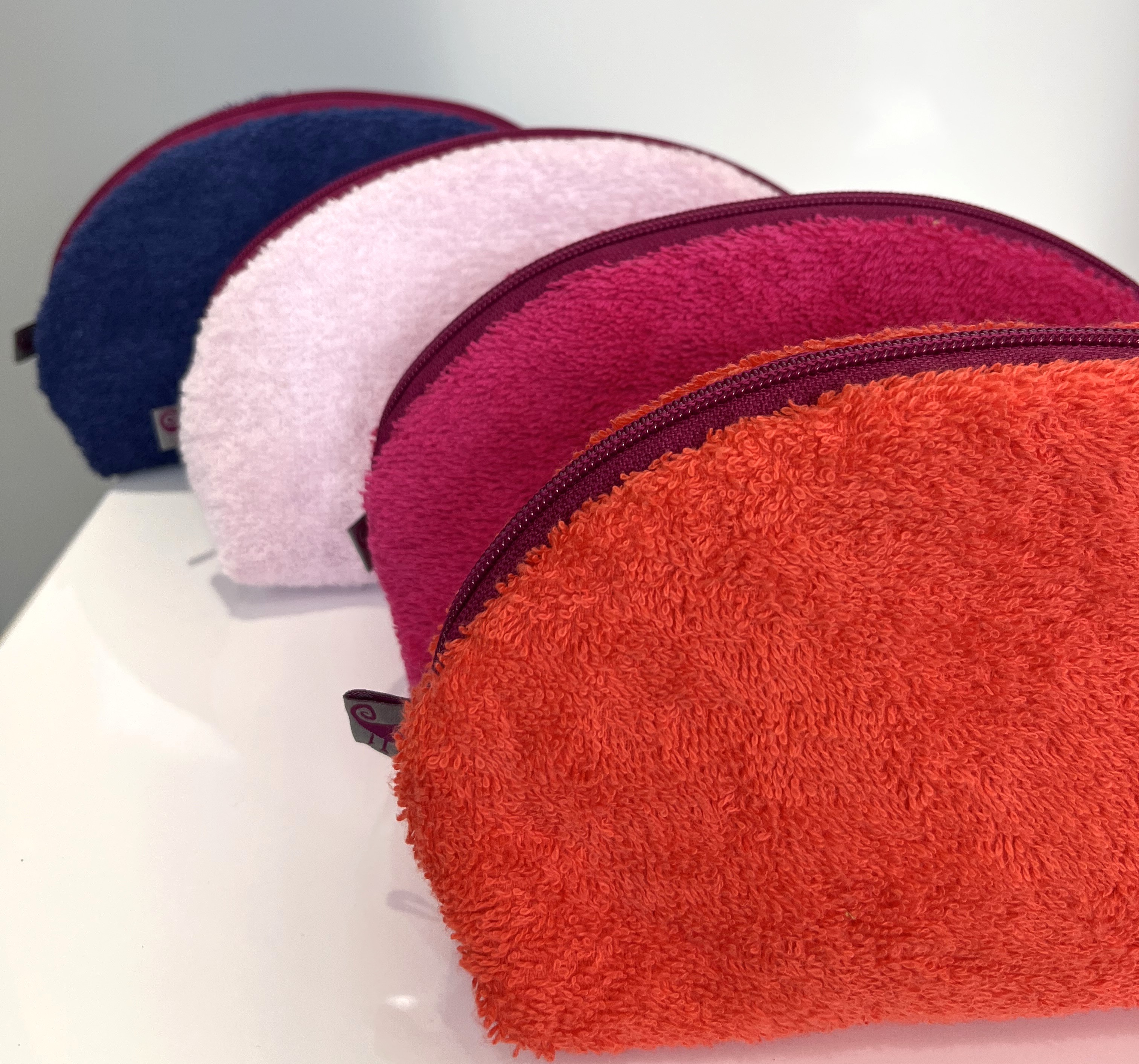 Farbenfreude Frottee Kosmetiktasche hellrot